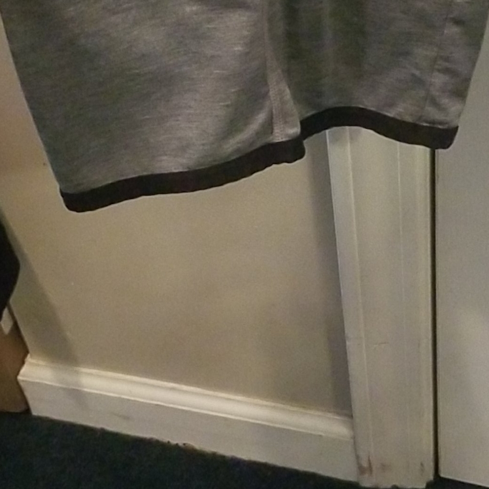SWEATS - Picture 2 of 4